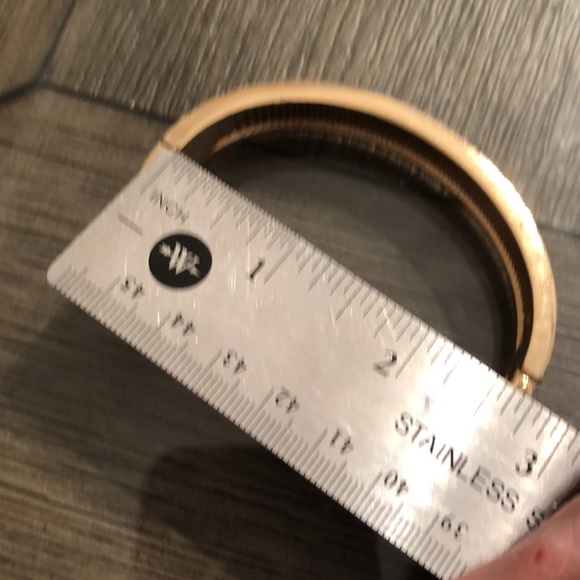 Avon - Mark PRETTY MIGHTY Empowerment Bracelet - Picture 13 of 15